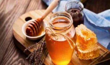 طبيبة روسية تحذر من تجاوز الجرعة اليومية الآمنة من العسل