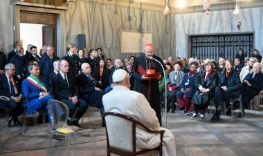 البابا فرنسيس يلتقي في البندقية الفنانين ويؤكد على أهمية الفن