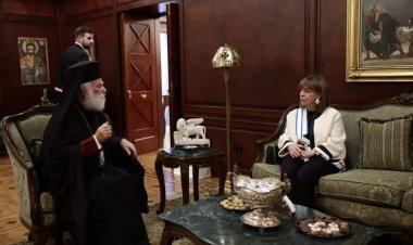 رئيسة اليونان تجتمع مع البابا ثيودروس الثاني في الإسكندرية