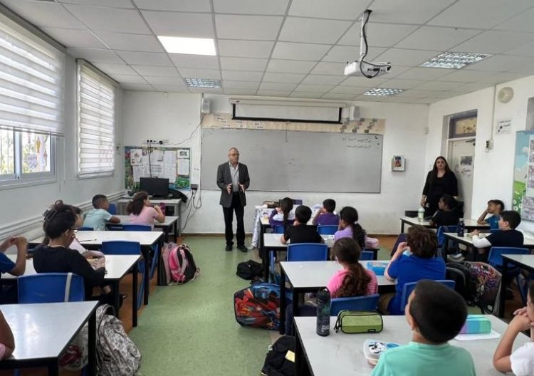 الإتّحاد العامّ للكتّاب الفلسطينيّين - الكرمل 48 يشارك مدرسة الأحمديّة الابتدائيّة - الكبابير احتفالاتها بأسبوع اللّغة العربيّة والتّراث