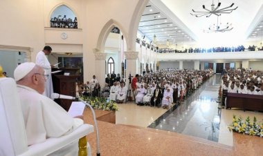 البابا فرنسيس يلتقي الأساقفة والكهنة والإكليركيين في تيمور الشرقية