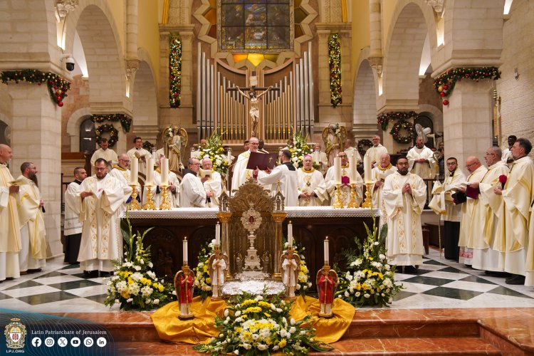 الكاردينال بيتسابالا يترأس قداس منتصف الليل في بيت لحم