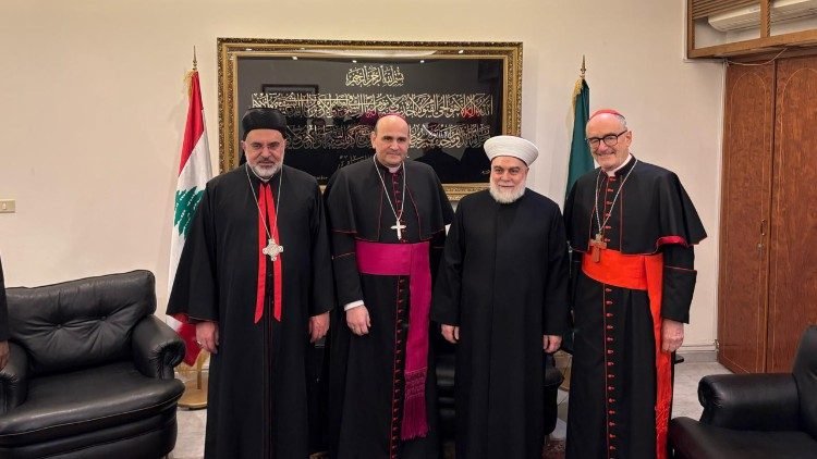 مفتي طرابلس في لبنان يطلب الشفاء لقداسة البابا خلال لقائه الكاردينال تشيرني