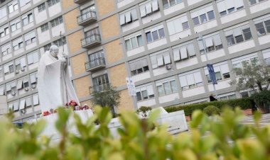 ليلة هادئة للبابا  فرنسيس في مستشفى جيميلي