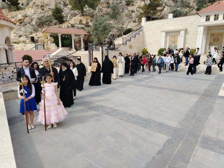 بيان توضيحي صادر عن أبناء بلدة صيدنايا السورية