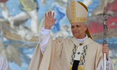 البابا لاوُن الرابع عشر يفتتح قداس حبريته بالدعوة إلى بناء كنيسة تكون بيتًا واسع الأبواب