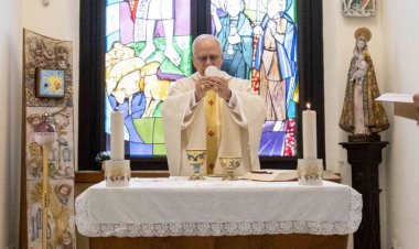 البابا لاوُن الرابع عشر يقوم بزيارة مفاجئة لدائرة الأساقفة