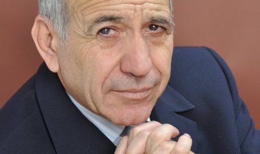 الشَّاعرُ الأديبُ وَهيب نَديم وَهبَة ينالُ للمرَّة الثَّالثة جائزةَ ناجي نَعمان الأدبيَّة في أدبِ الأطفال