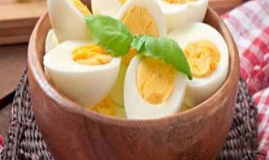 مريض السكري يمكنه تناول بيضة واحدة كاملة يوميًا والأهم الاعتدال