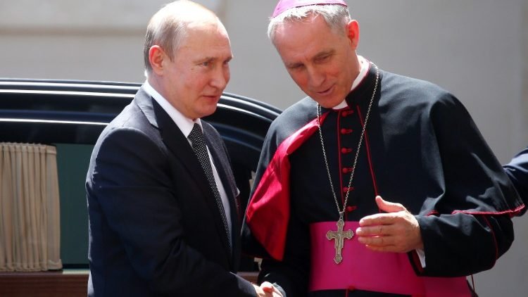 مكالمة هاتفية بين البابا لاون الرابع عشر والرئيس بوتين حول السلام في أوكرانيا