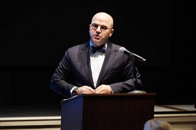 بروفيسور هيثم عمل يستلم كاتدرة بحثية ممولة من مؤسسة أمريكية مرموقة