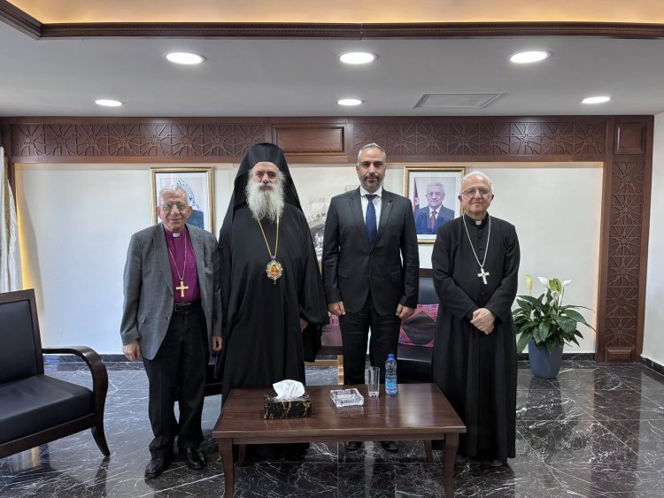 رئيس بلدية بيت لحم يستقبل عددا من رؤساء الكنائس مع التأكيد على التمسك بالأعراف المتبعة في المدينة