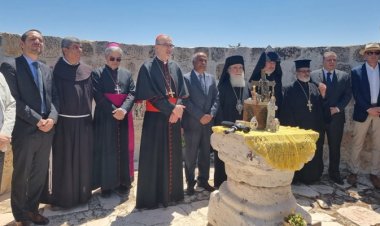 بيان بطاركة ورؤساء الكنائس في القدس خلال زيارة التضامن لبلدة الطيبة