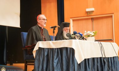 دخلنا أرضًا يكسوها الدمار، فوجدنا في عمق ركامها ملامح إنسانية نادرة