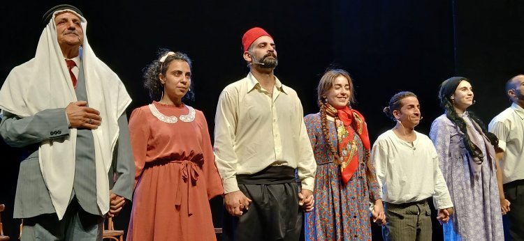‘المنشية‘ تعيد يافا إلى الحياة على خشبة أم الفحم وتُلهب مشاعر الجمهور