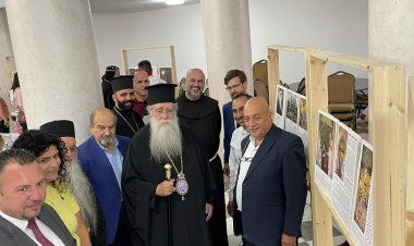 بلدية بيت لحم تشارك في افتتاح معرض "رموز الكنيسة وتراثها" الأول