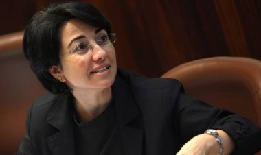 الشرطة تعتقل النائب السابقة عن التجمع حنين زعبي من بيتها في الناصرة