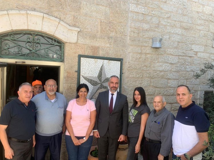 بلدية بيت لحم ومركز وئام الفلسطيني يؤكدان أهمية التعاون لخدمة المجتمع وتعزيز السلم الأهلي