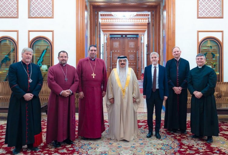 رئيس الأساقفة حسام نعوم في زيارة رسميّة لملك البحرين حمد بن عيسى آل خليفة
