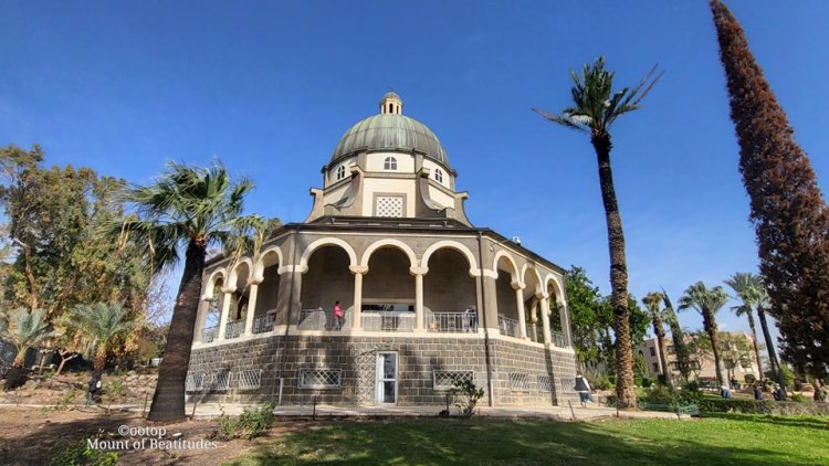 كُلُّ تِلميذٍ اكتَمَلَ عِلمُه يَكونُ مِثلَ مُعَلِّمِه - لوقا ٦: ٣٩-٤٢