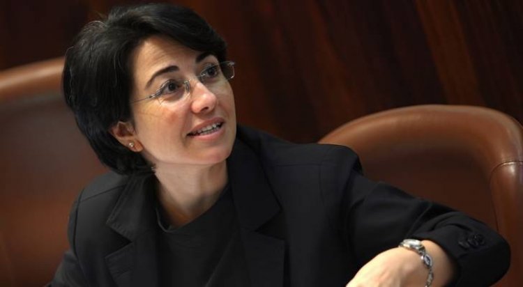 الشرطة تعتقل النائب السابقة عن التجمع حنين زعبي من بيتها في الناصرة