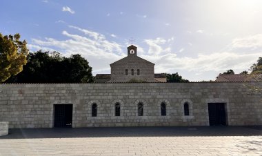 مَن سَمِعَ إِلَيكُم سَمِعَ إِليَّ. ومَن أَعرَضَ عَنكم أَعرَضَ عَنِّي، لوقا ١٠: ١٣-١٦