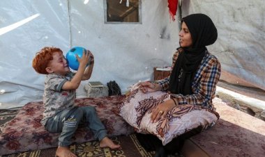 البابا يرسل خمسة آلاف جرعة من المضادات الحيوية لأطفال غزّة