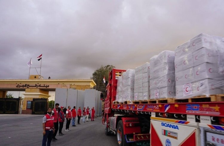 مراسل آر تي: بدء دخول المساعدات الإنسانية إلى قطاع غزة