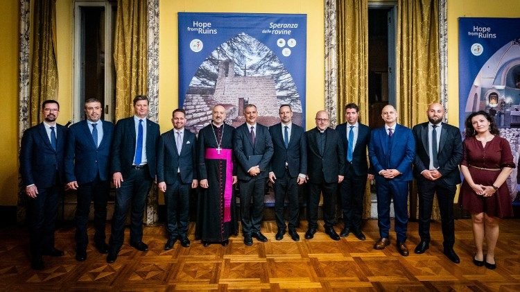 الرجاء من بين الأنقاض، معرض ومشروع حول الكنائس التاريخية المُرممة في لبنان