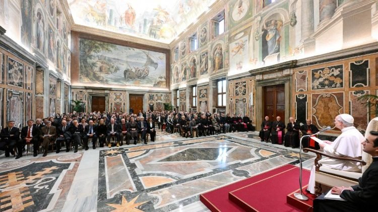 البابا لاون يلتقي ممثلي عالم السينما في الفاتيكان
