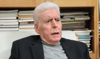 عائلة الشاعر مفلح طبعوني تصدر بعد رحيله ديوانه الأخير "حنين حيفا إلى حيفا" وكتابا تذكاريا