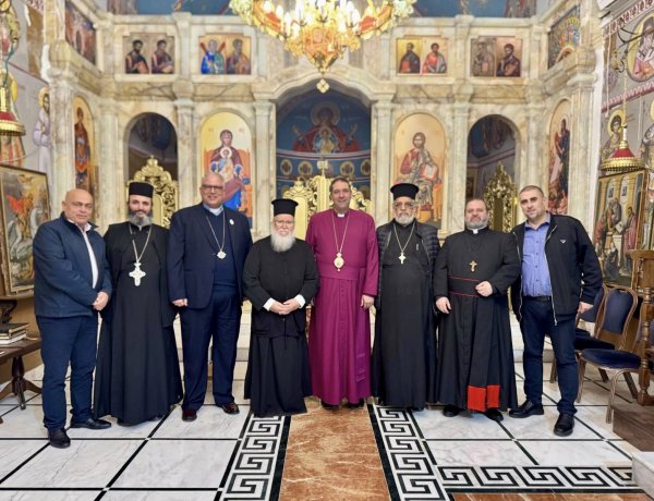 رئيس الأساقفة حسام نعوم في زيارة محبة للمطران كيريوس كرياكوس في الناصرة