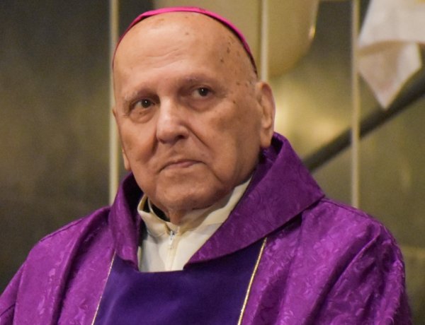 إذا تَصَدَّقْتَ، فلا تَعْلَمْ شِمالُكَ ما تَفعَلُ يَمينُكَ - متى ٦: ١-٦و١٦-١٨