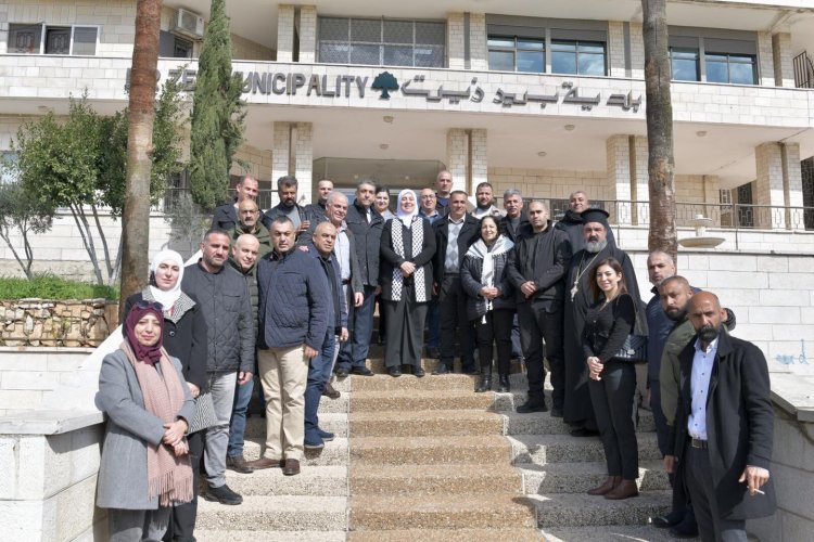 اللجنة الرئاسية العليا لمتابعة شؤون الكنائس تشارك في زيارة تضامنية إلى بيرزيت