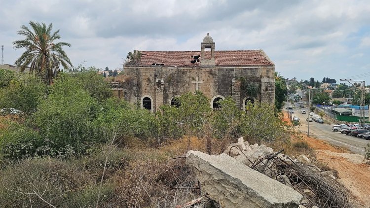 المحكمة المركزية تقضي بحق المسيحيين في الصلاة في كنيستَي قرية البصة المهجرة