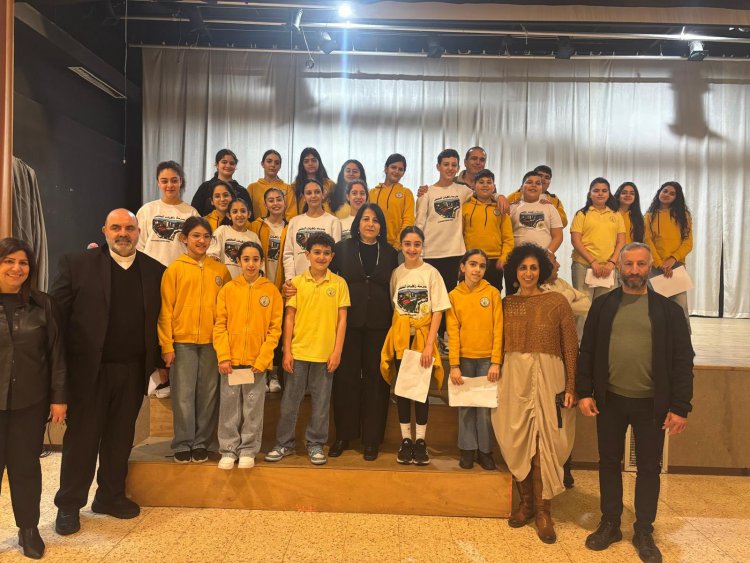 الدكتورة أورنا سمحون تقوم بجولة في المدارس الكنسية في مدينة الناصرة