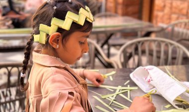 إكليل وخواتم وأسورة.. احتفال داخل كنائس بورسعيد بأحد السعف