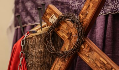 ويبقى صليب الفصح صليب القدس أولا