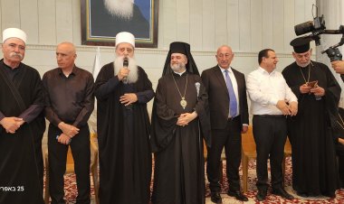 المطران يوسف متى ووفد موسع يزوران مقام النبي شعيب مهنئا بزيارة المقام