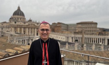 البابا لاوُن يمنح البطريرك مار بولس الثالث نونا الشركة الكنسية على رأس الكنيسة الكلدانية