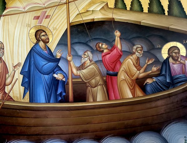 يسوع يأتي ماشيًا على الماء ويهدِّئ العاصفة - يوحنا ٦: ١٦-٢١