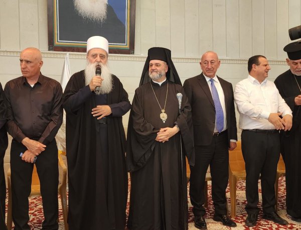 المطران يوسف متى ووفد موسع يزوران مقام النبي شعيب مهنئا بزيارة المقام