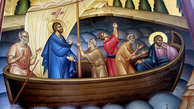 يسوع يأتي ماشيًا على الماء ويهدِّئ العاصفة - يوحنا ٦: ١٦-٢١