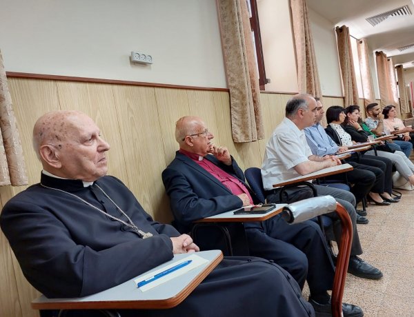 مرة أخرى نتساءل: أين القيادة المسيحية العلمانية؟