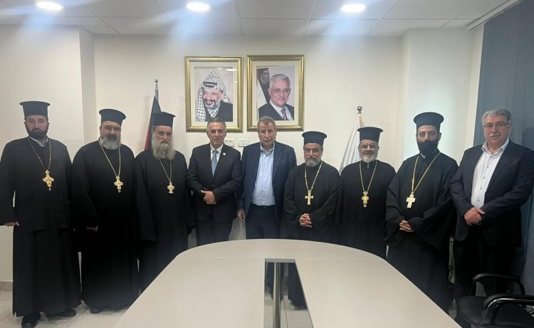 خوري يبحث أوضاع الكنائس والتحديات التي تواجه الوجود المسيحي في فلسطين مع كهنة رام الله ووكيل البطريركية اللاتينية