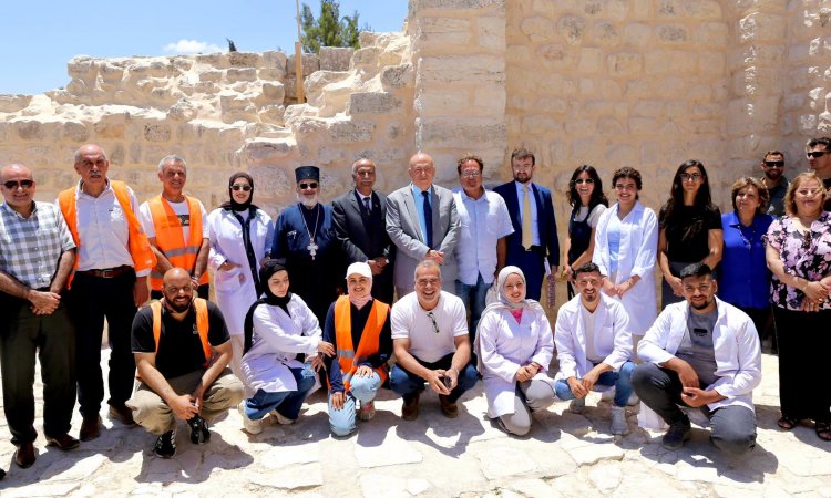 افتتاح كنيسة الخضر الأثرية في بلدة الطيبة بعد إنجاز مرحلة جديدة من ترميمها