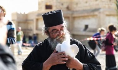رقاد قدس الأرشمندريت الشيخ خريسوستوموس على رجاء القيامة والحياة الأبدية