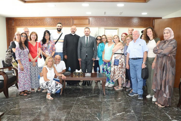 بلدية بيت لحم تستقبل وفدًا من الحجاج الإيطاليين وتثمّن دعمهم للسياحة والحج إلى المدينة