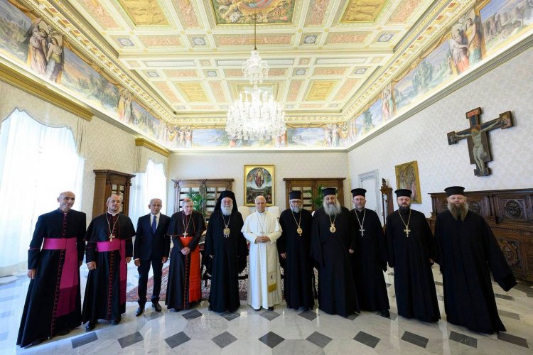 البطريرك يوحنا العاشر يلتقي البابا لاوون الرابع عشر في الفاتيكان