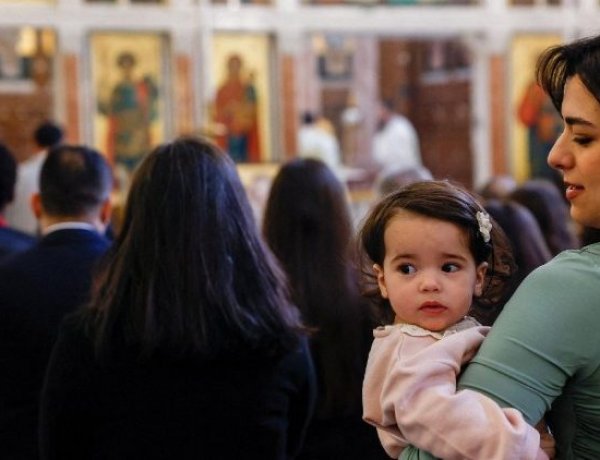 البابا يخصّص مساعدات دراسية للطلاب المسيحيين المحتاجين في لبنان وسوريا والعراق